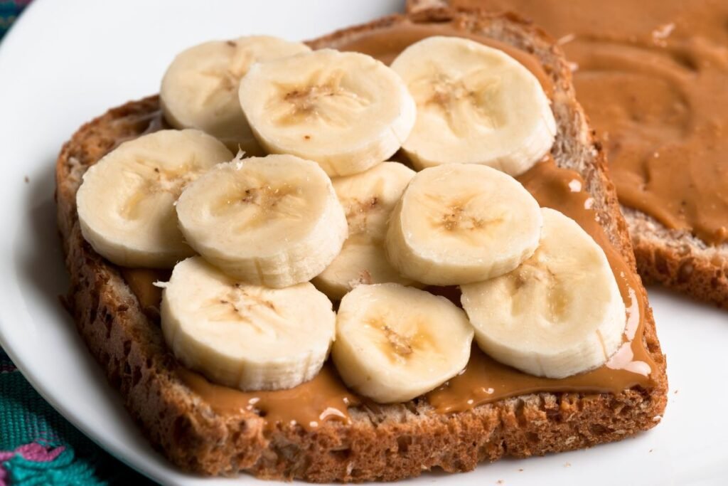 Sumuštiniai su riešutų sviestu ir bananais