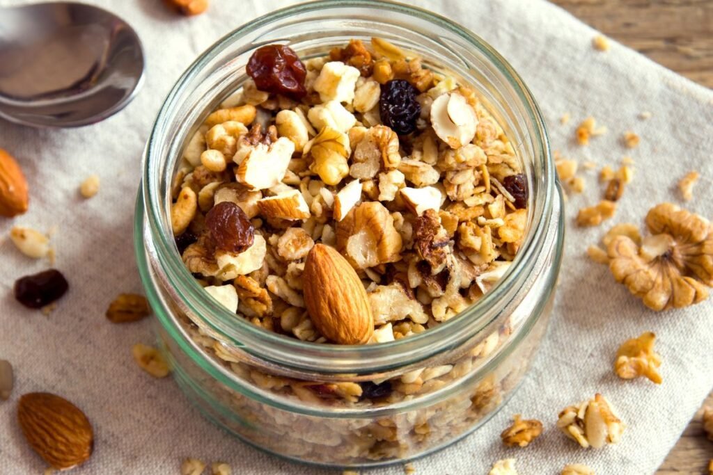 Granola su riešutų sviestu – traškus energijos užtaisas jūsų pusryčių lėkštėje